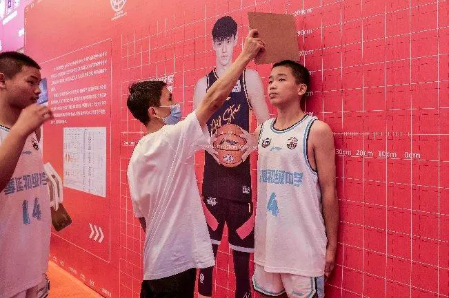 适合不同年龄段篮球爱好者的体能训练方案_1